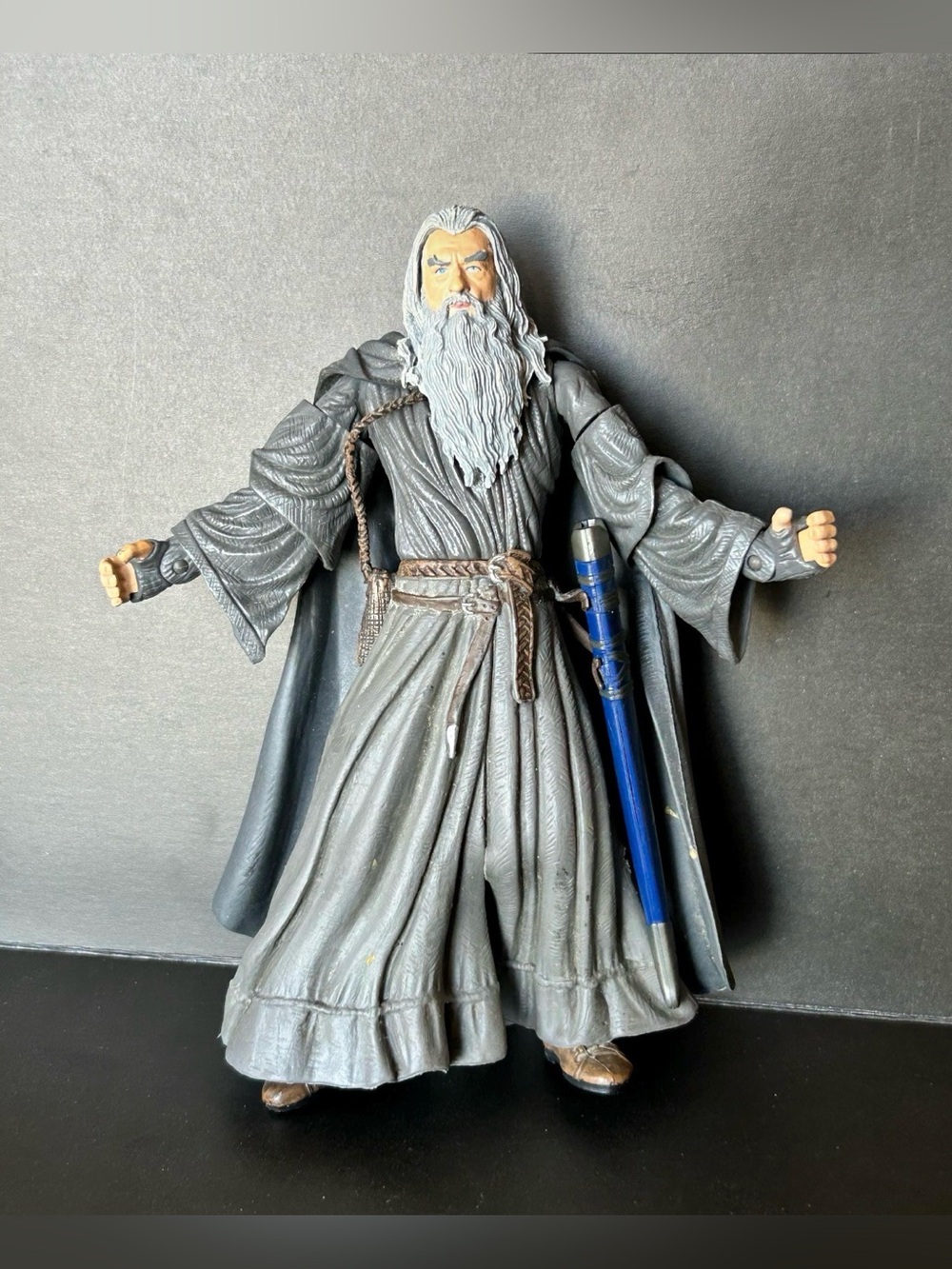 VTG 2001 Toy Biz LOTR Gandalf the Grey Action Figure Blue Variant Rare